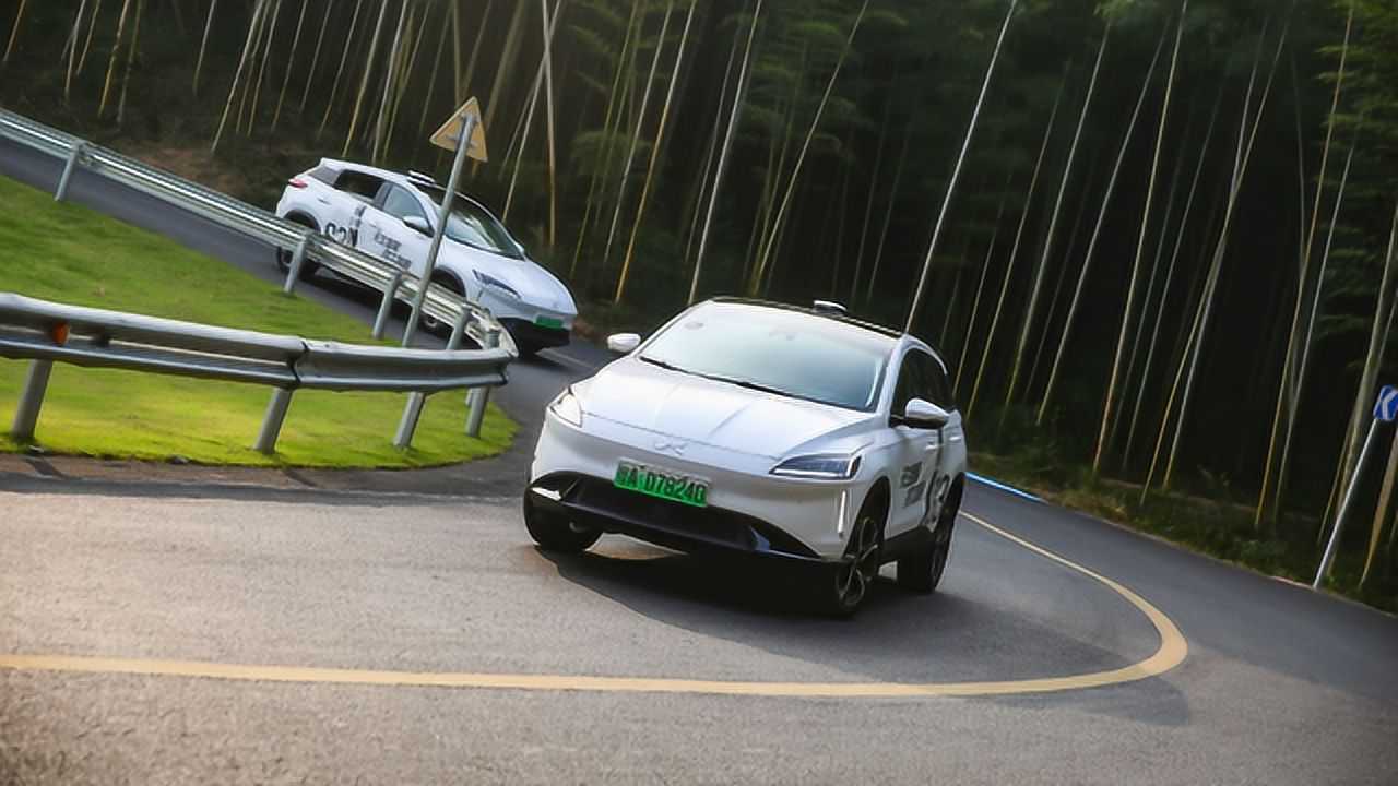 老司机试驾小鹏g3,车顶竟然伸出一个摄像探头