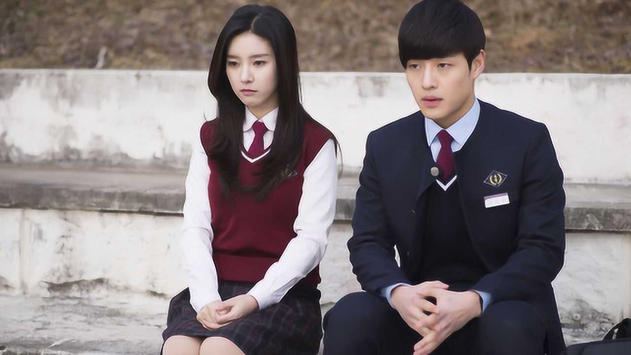 韩国恐怖电影:男孩天生有阴阳眼,邂逅了常人看不到的校园女神!