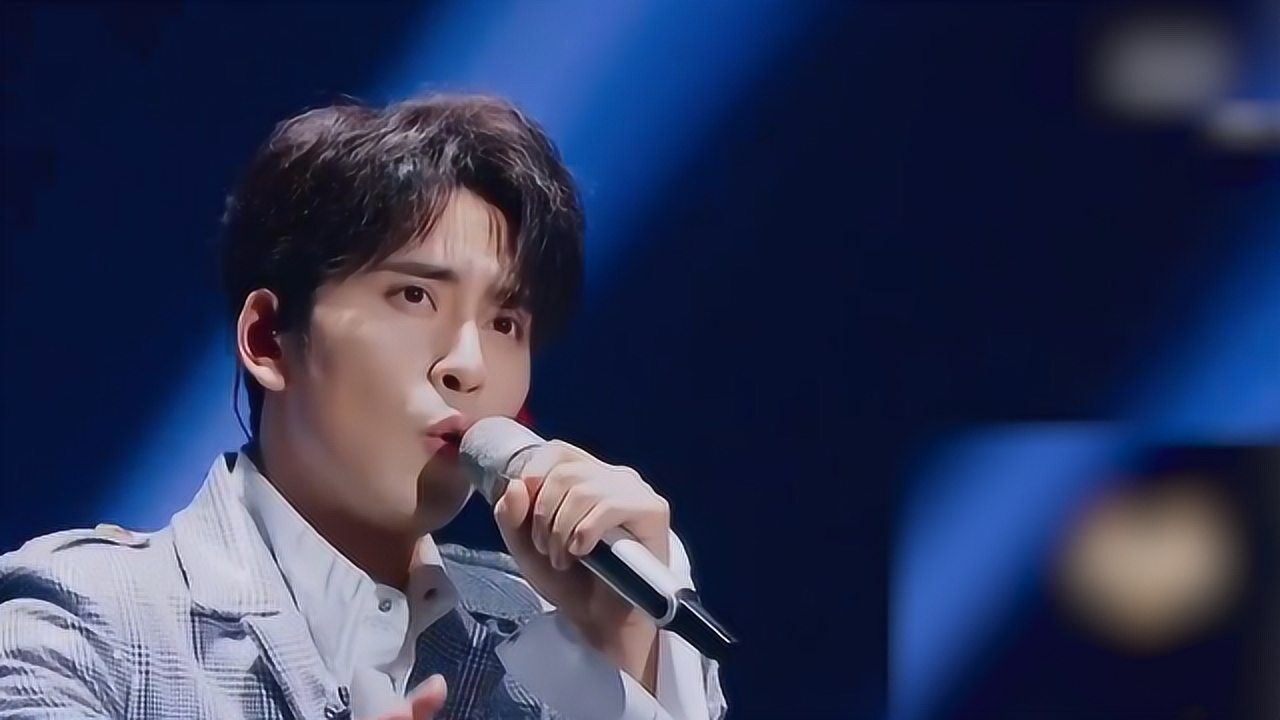 声入人心第二季:扎西顿珠演唱组表现的十分完美,歌曲也非常有气势