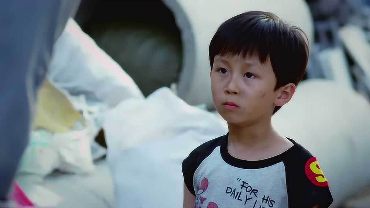 无贼:段虎去藏纸杯,看到段益跟小朋友一起玩得脏兮兮的