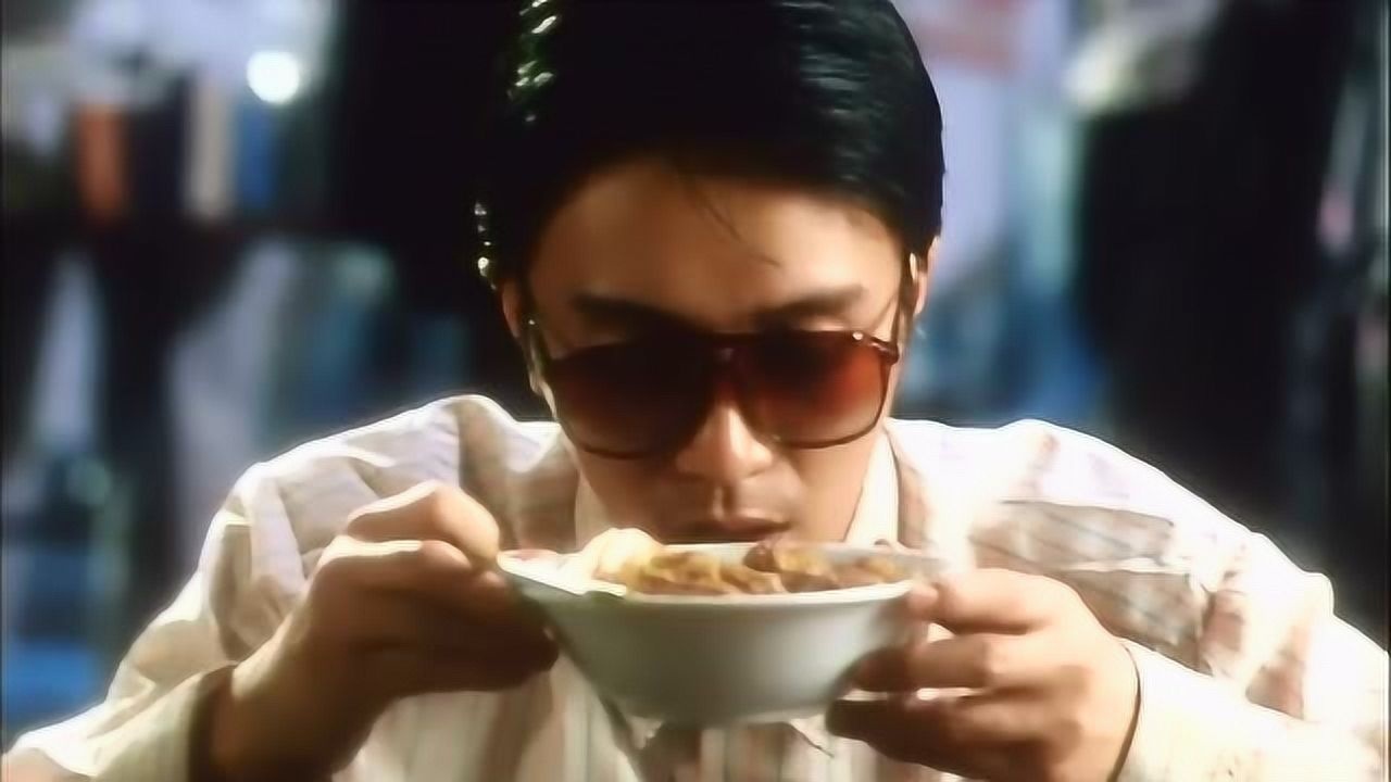 《食神》周星驰街边吃杂碎面套路双刀火鸡