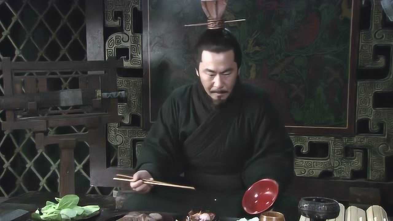新三国曹氏盖饭看一遍笑一遍摔了的饭默默捡起来继续吃笑skr人
