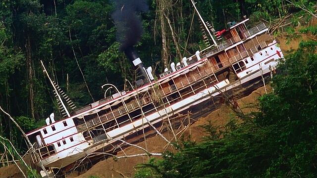 为了在热带雨林建歌剧院,他把轮船拉上了山,冒险片《陆上行舟》