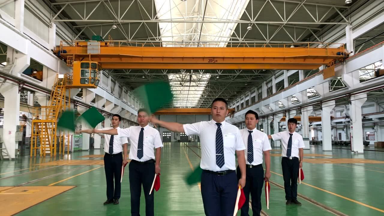 福州地铁工程车司机手信号旗展示_腾讯视频