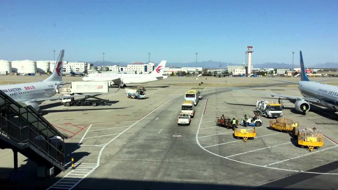 首都机场停机坪,近距离看飞机,好大