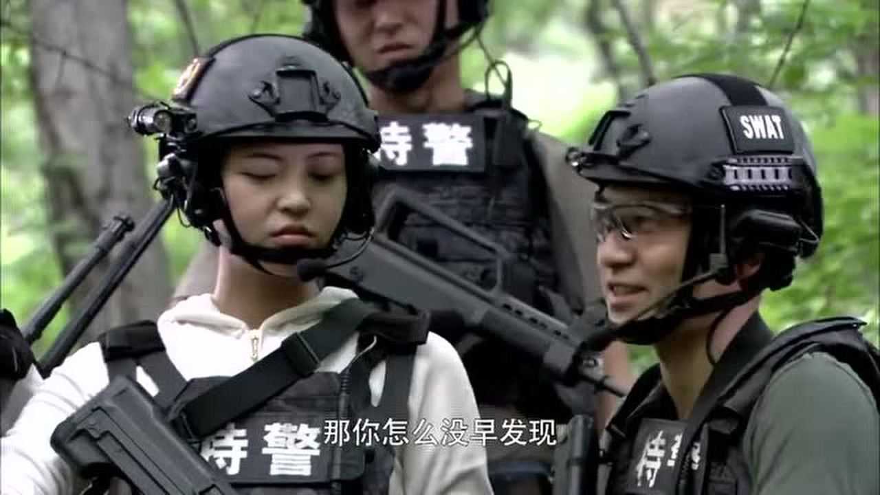 特警力量段卫兵的鼻子嗅觉尽然比警犬还要厉害警犬都妒忌他了