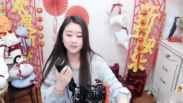 美女翻唱《离不开你》我俩太不公平 爱和恨全由你操纵!