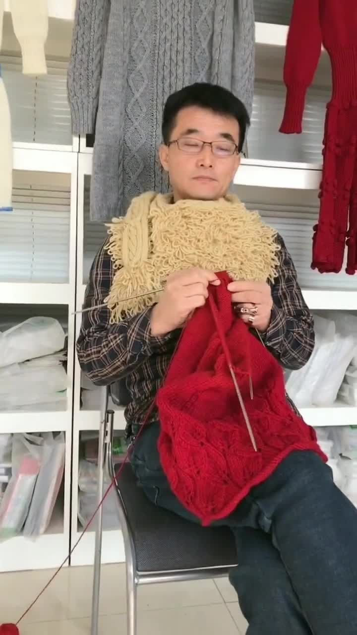 老婆的闺蜜说有这样会织毛衣的暖男这辈子幸福了