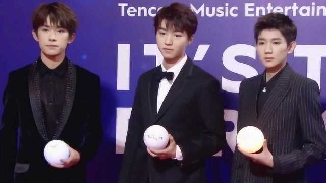 腾讯音乐娱乐盛典群星璀璨 TFBOYS并肩成王再度合体