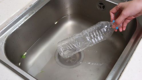 厨房下水道堵住了，只需一个塑料瓶，3分钟疏通水池不用花钱