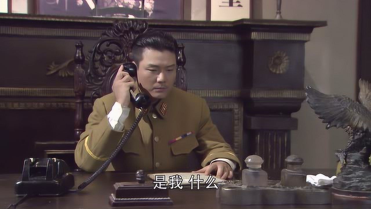 兄弟们上小笠原汇报黑狼带了一小队人马上街巡逻小笠原十分不解