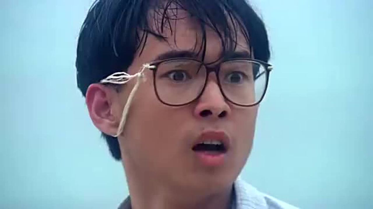 僵尸福星仔:吴君如带团出海,没想到船翻了,怎么办