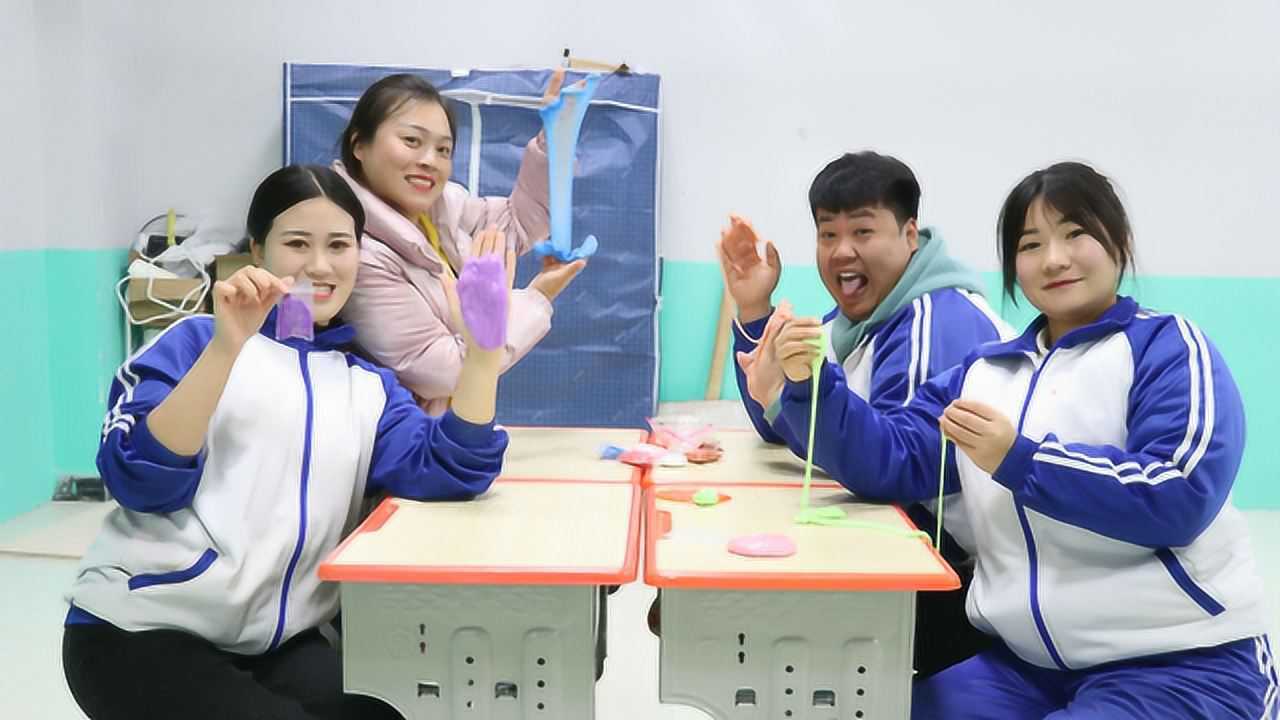 王小九用粘土做五颜六色的无硼砂泥,做出的泥还能搭帐篷,超好玩