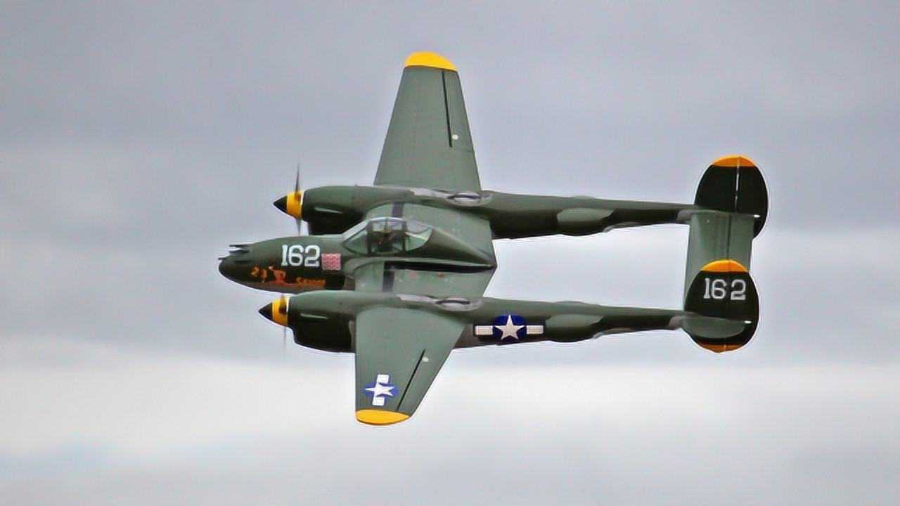 同样都是重型螺旋桨战斗机bf110和p38哪个更好