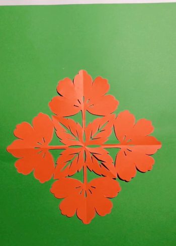 教你剪出枫叶剪纸窗花,一学就会系列