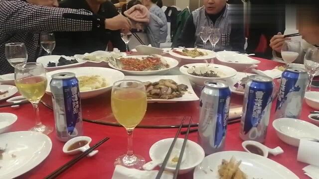 今天我们公司吃年夜饭,感觉怎么样