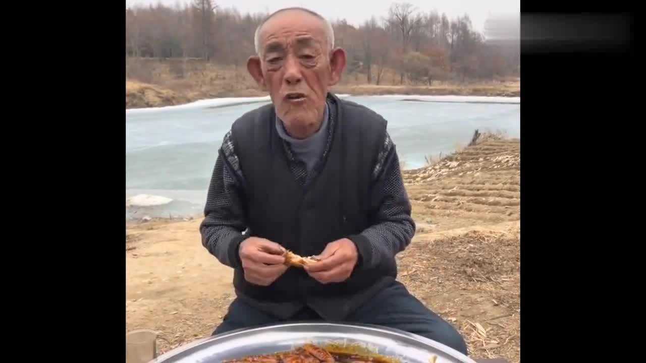 东北二鹏爷家里有几个油田连下酒菜都这么土豪一般人是吃不起