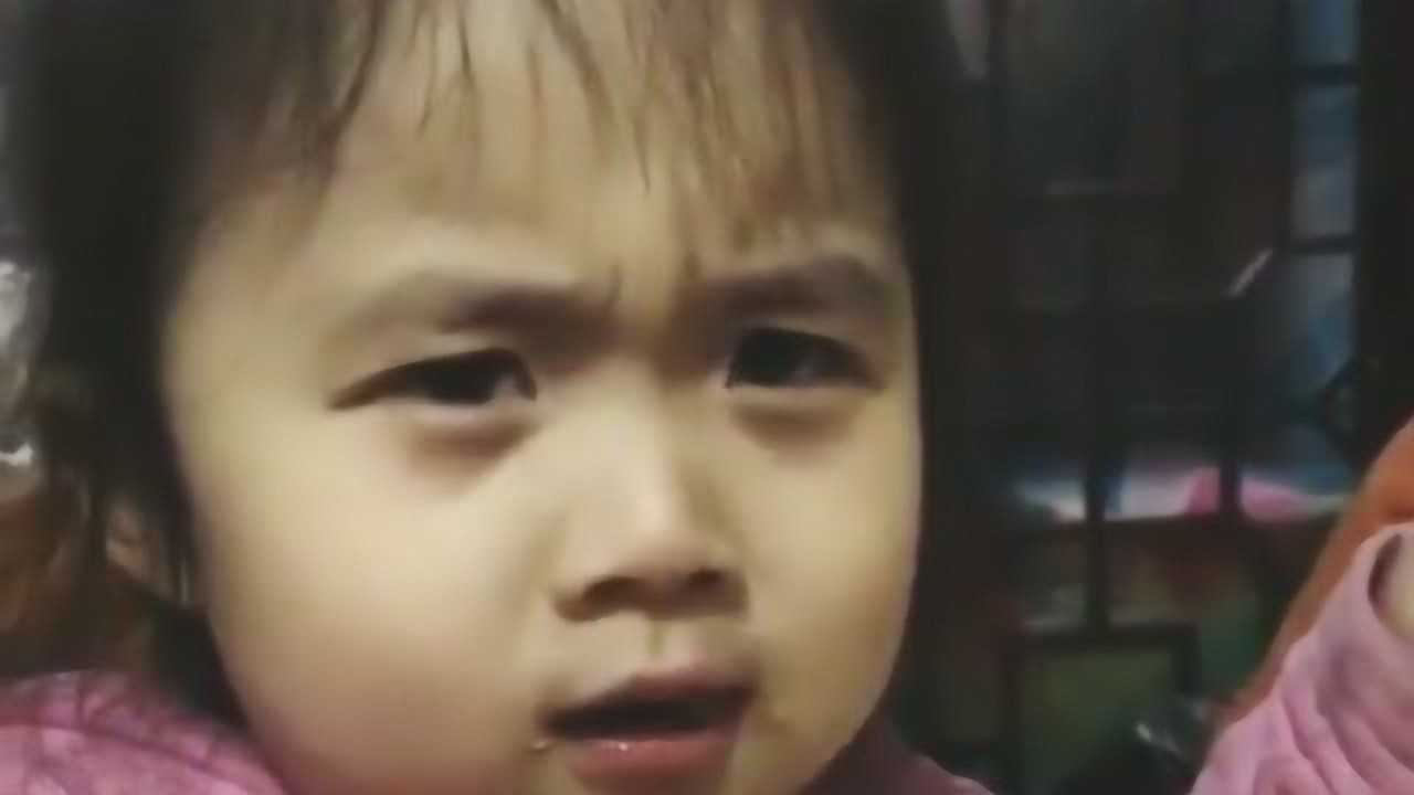 妈妈为什么天天生气啊看到小女孩模仿的表情不当演员都可惜了