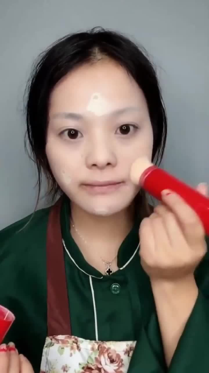 最近这视频要火了,辣妈化妆秒变大美女,真是惊艳啊!