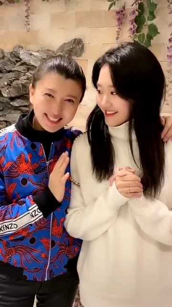 闫学晶和儿媳妇