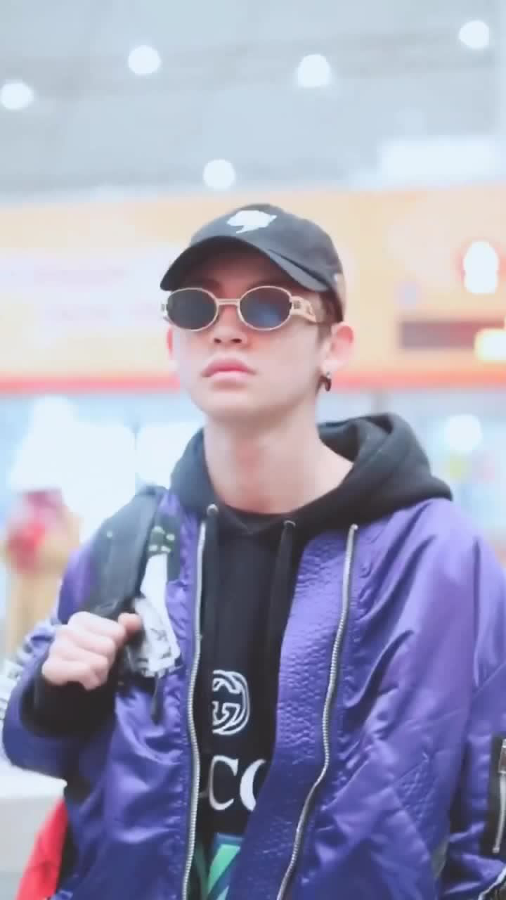 明星娱乐小鬼王琳凯素颜超帅果然有颜值很任性