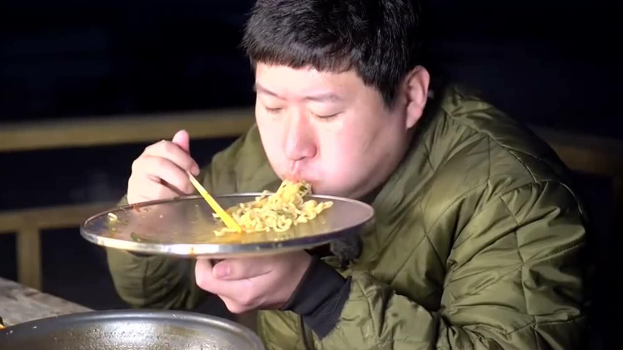 韩国大胃王吃播视频:兴森 拉面的日常