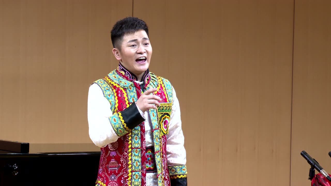 16.张明旭演唱歌曲《新编下四川》