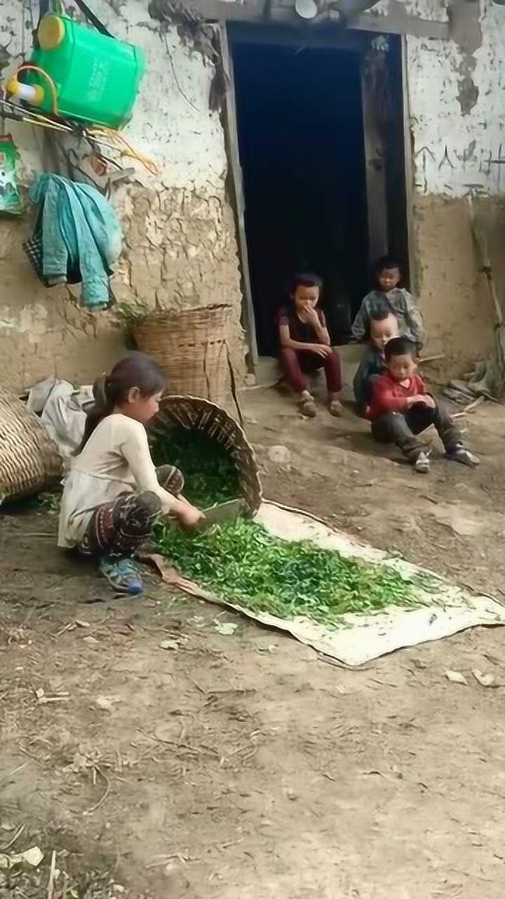 穷苦的大凉山可怜的孩子