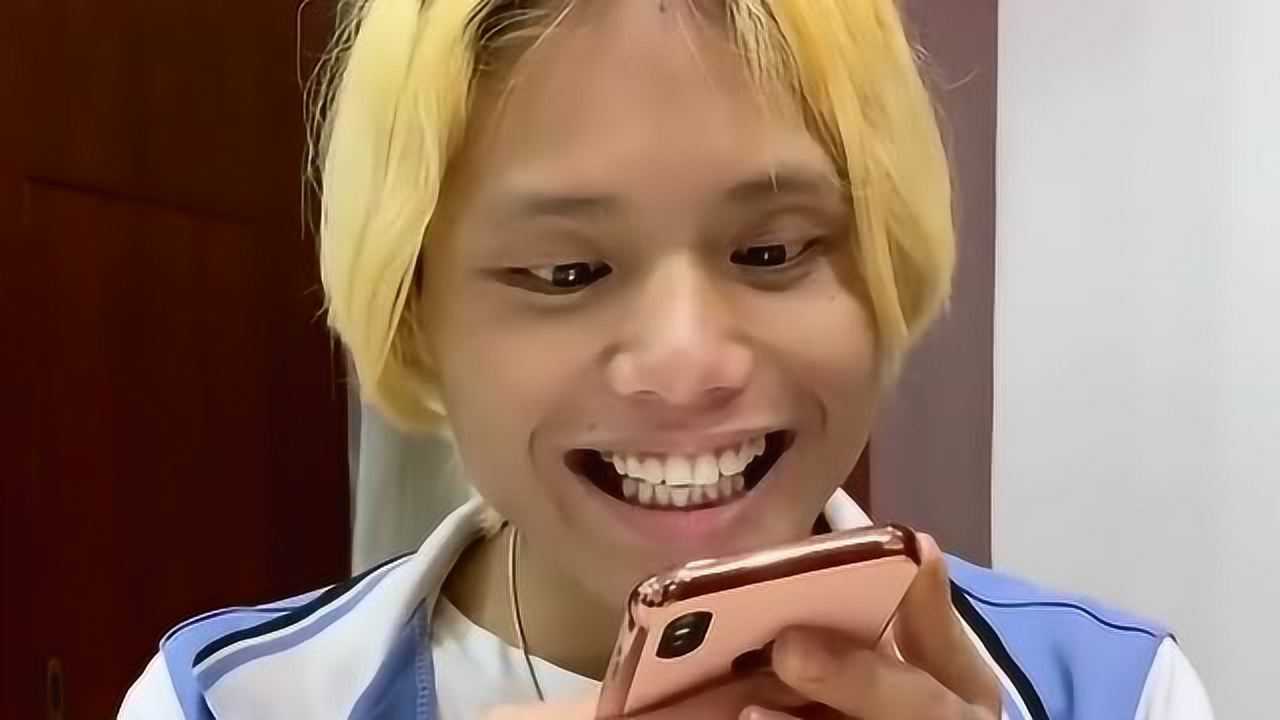 网恋水太深千万别当真,小伙卖房倾尽家产见网友,到达目的地却是见光死