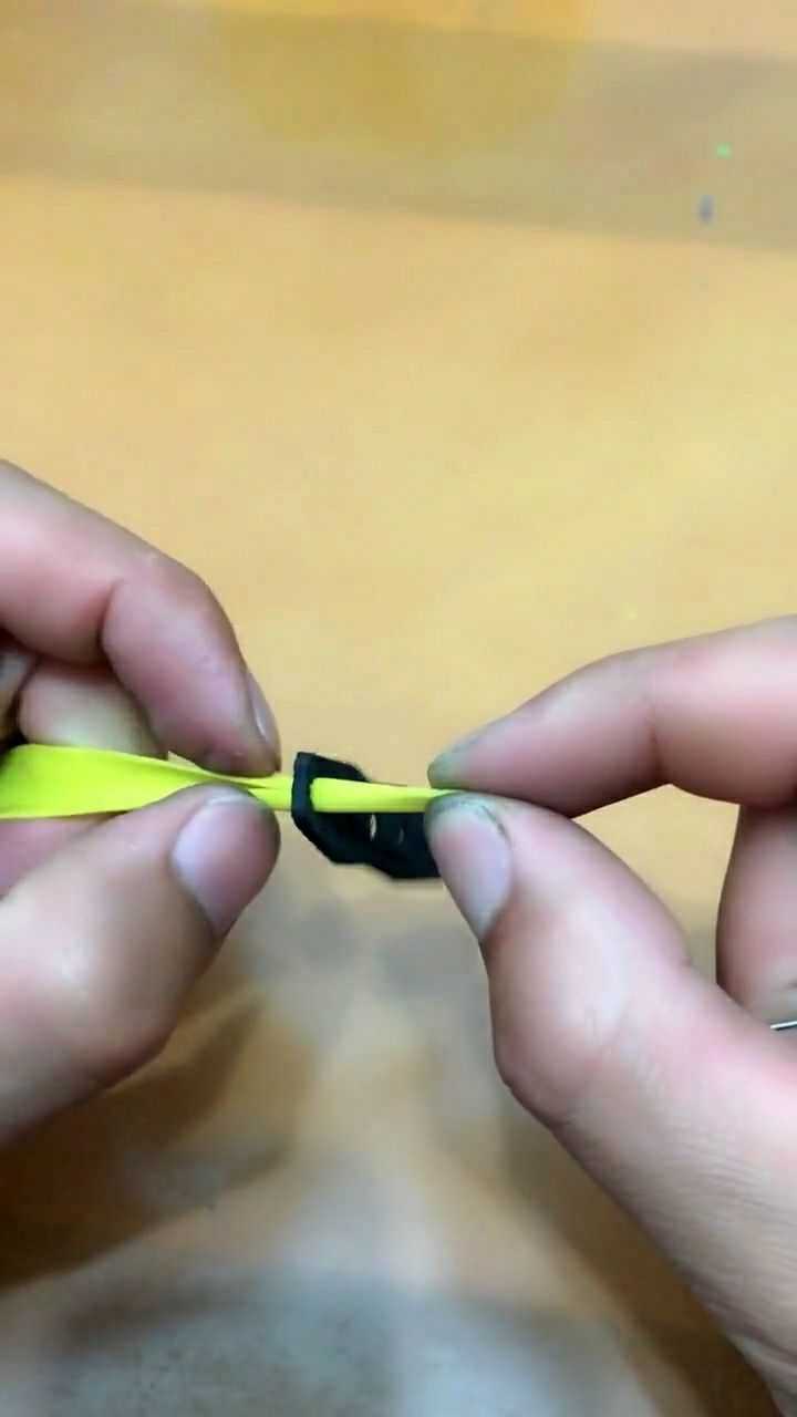 今天教大家怎么绑弹弓的皮筋,特别的细节_腾讯视频