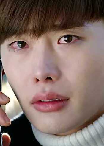 韩国小伙李钟硕,小眼睛也不妨碍他的魅力,还是这么帅气迷人