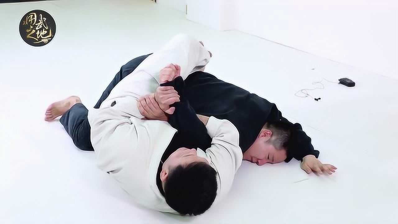 巴西柔术实战必杀技打架的时候一招让对手疼的嗷嗷叫