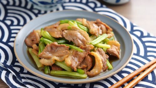 芹菜炒鸭肉——孔老师教做菜