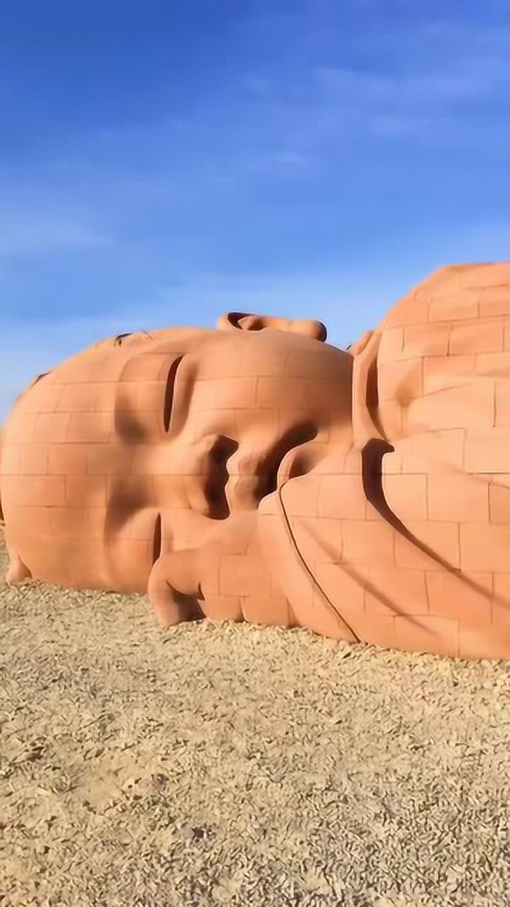 甘肃酒泉瓜州县的大地之子雕像大家知道雕像代表的意义是什么吗