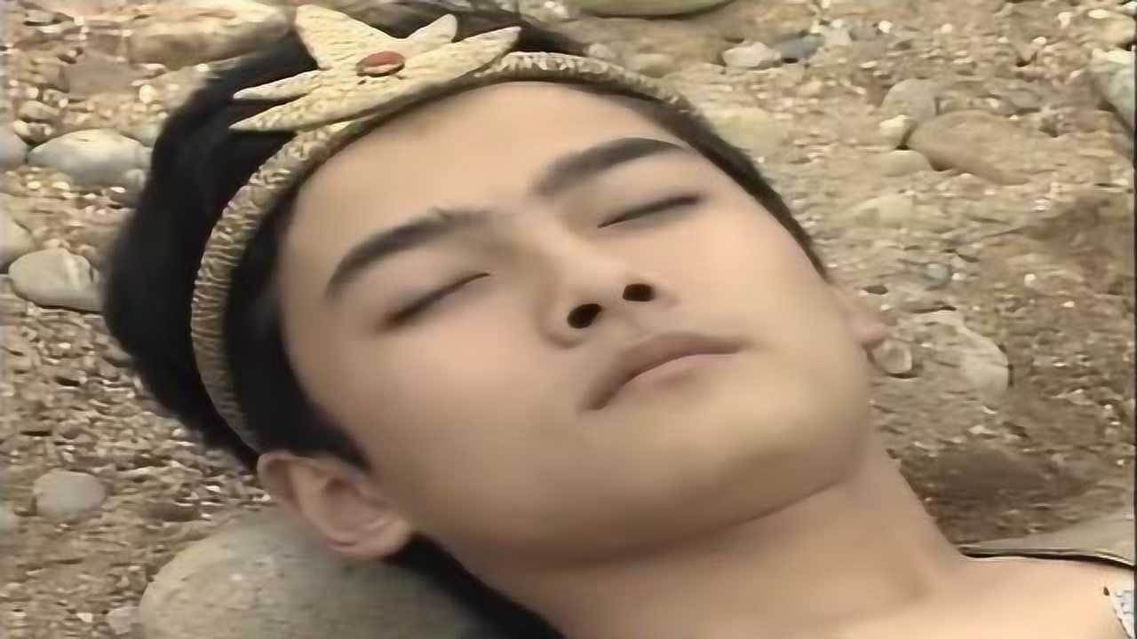 封神榜高兰英炼出白骨幡张奎生擒金吒木吒果然厉害