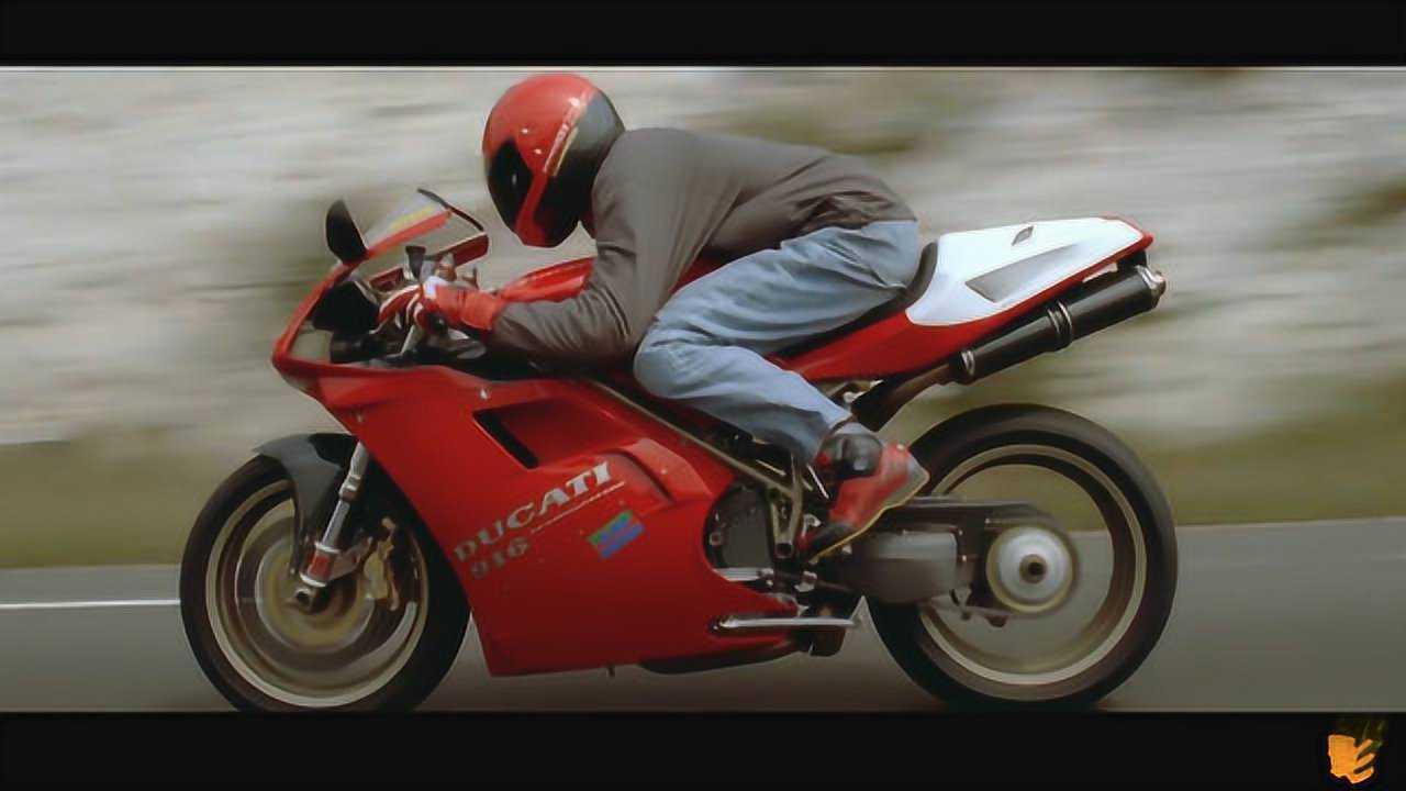 作为一位老司机,管你是什么车,就算踏板摩托车也能漂移《的士速递》