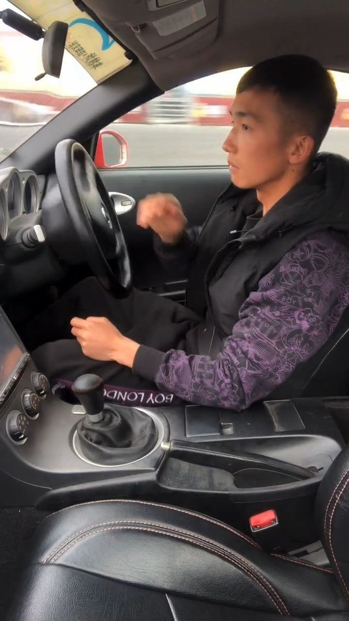 认真开车的男人,果然是最帅的!