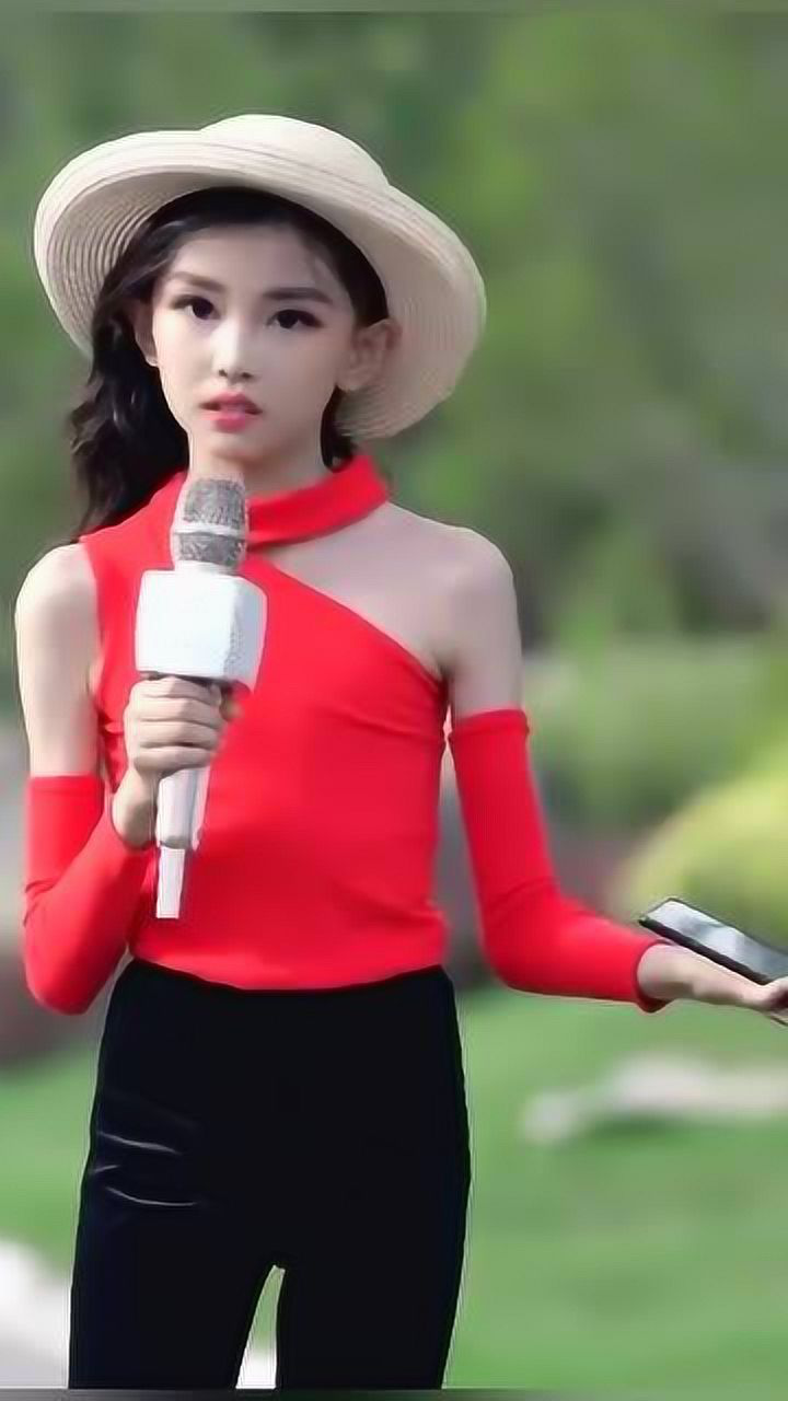 童模宋小睿演唱来自天堂的魔鬼户外版很有实力网红歌手