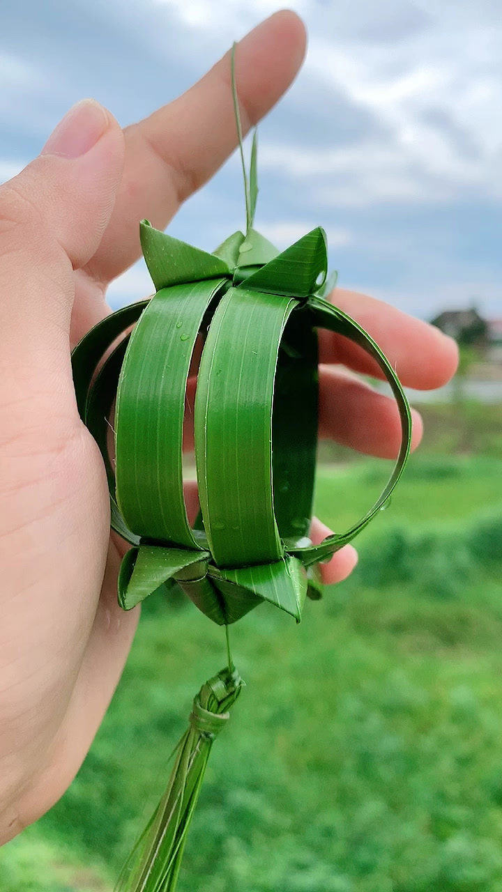 棕榈叶编的小灯笼