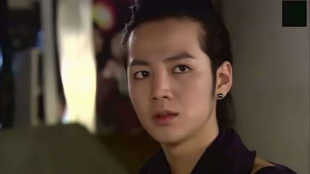 原来是美男啊泰京口是心非明明心里很开心嘴上还是不饶人