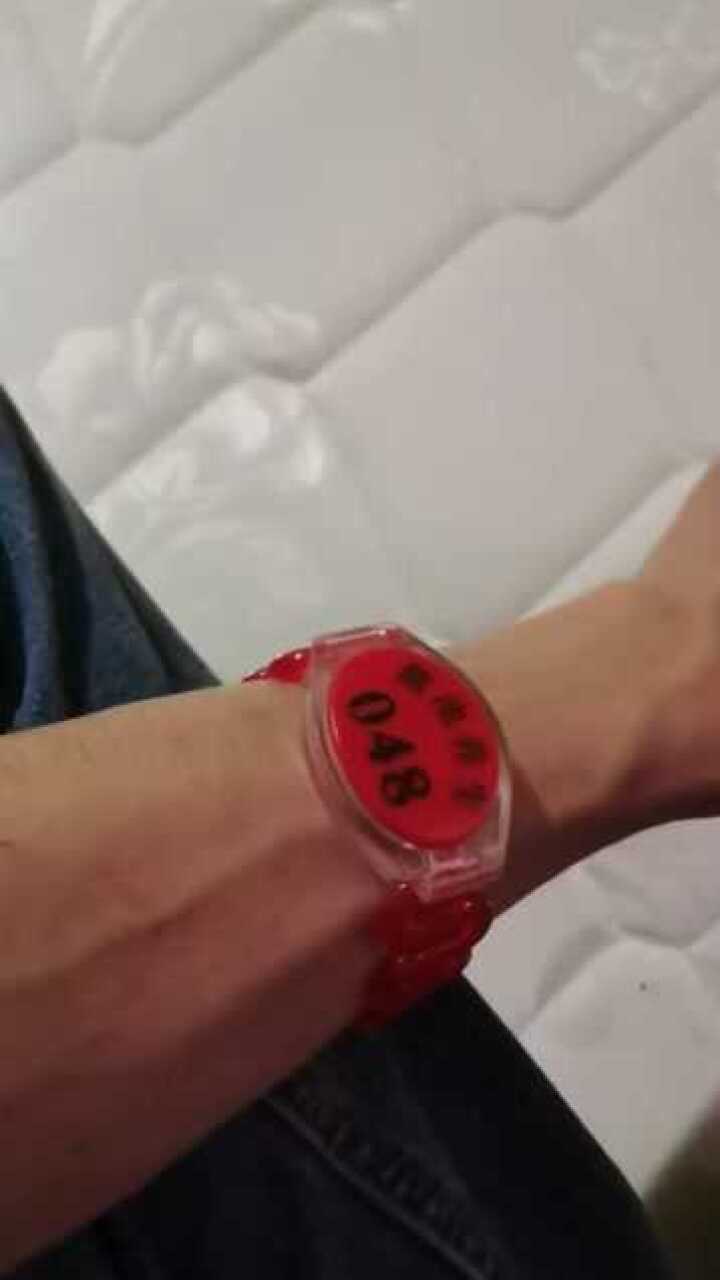 成功男人戴手牌幼稚男人才带手表看小伙的家业