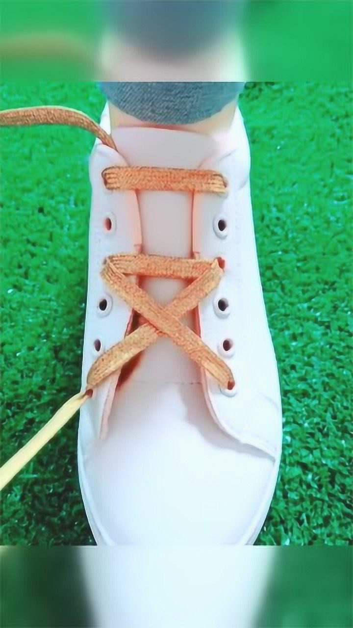 经典百搭的鞋带系法个性的五角星造型特别时尚