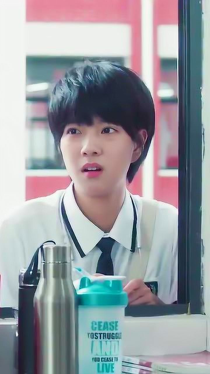 我才不要和你做朋友呢李进步怎么看都像是个憨憨