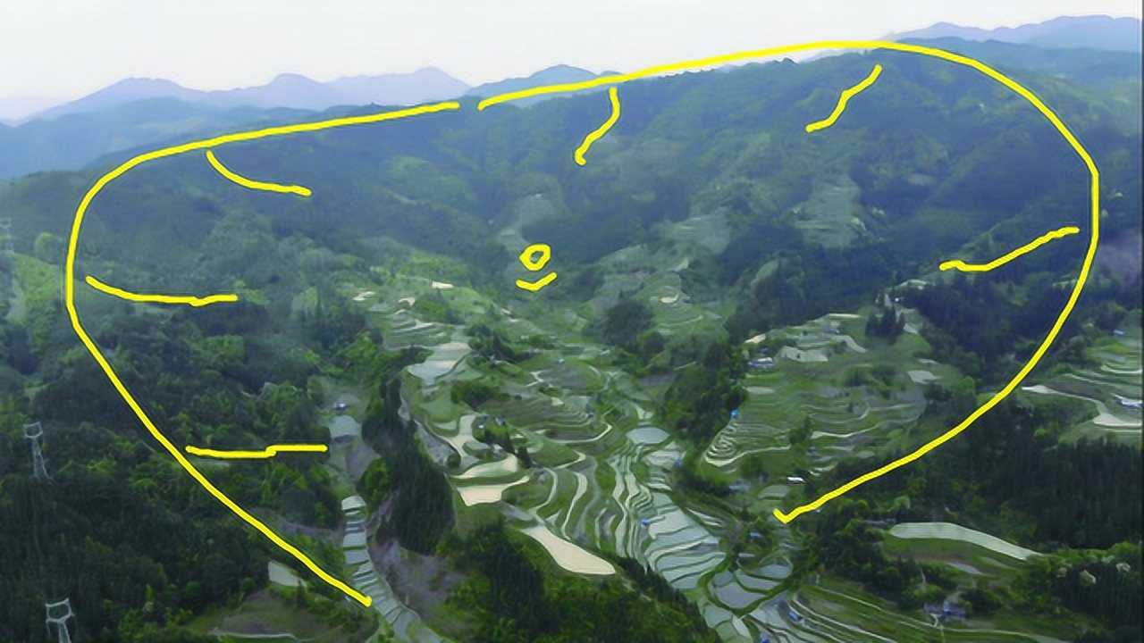 四面環山納陽聚陰格局一流的風水寶地真是難得一見