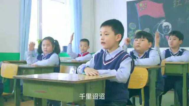 老师让学生举例ABCC式成语,呆萌小学生2次回答让他哭笑不得!