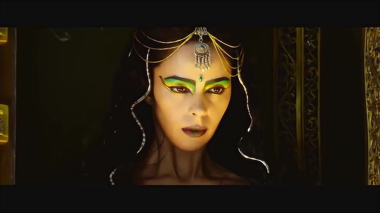 电影:盗墓笔记蛇母复活看着爱人受伤,愤怒一吼,竟将地面震碎