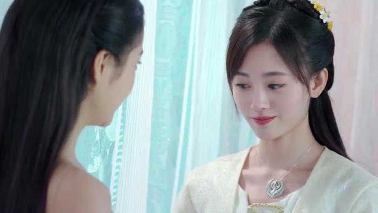 丫鬟帮美女沐浴更衣，刚脱下衣服就羡慕了，这身材也太好了_高清