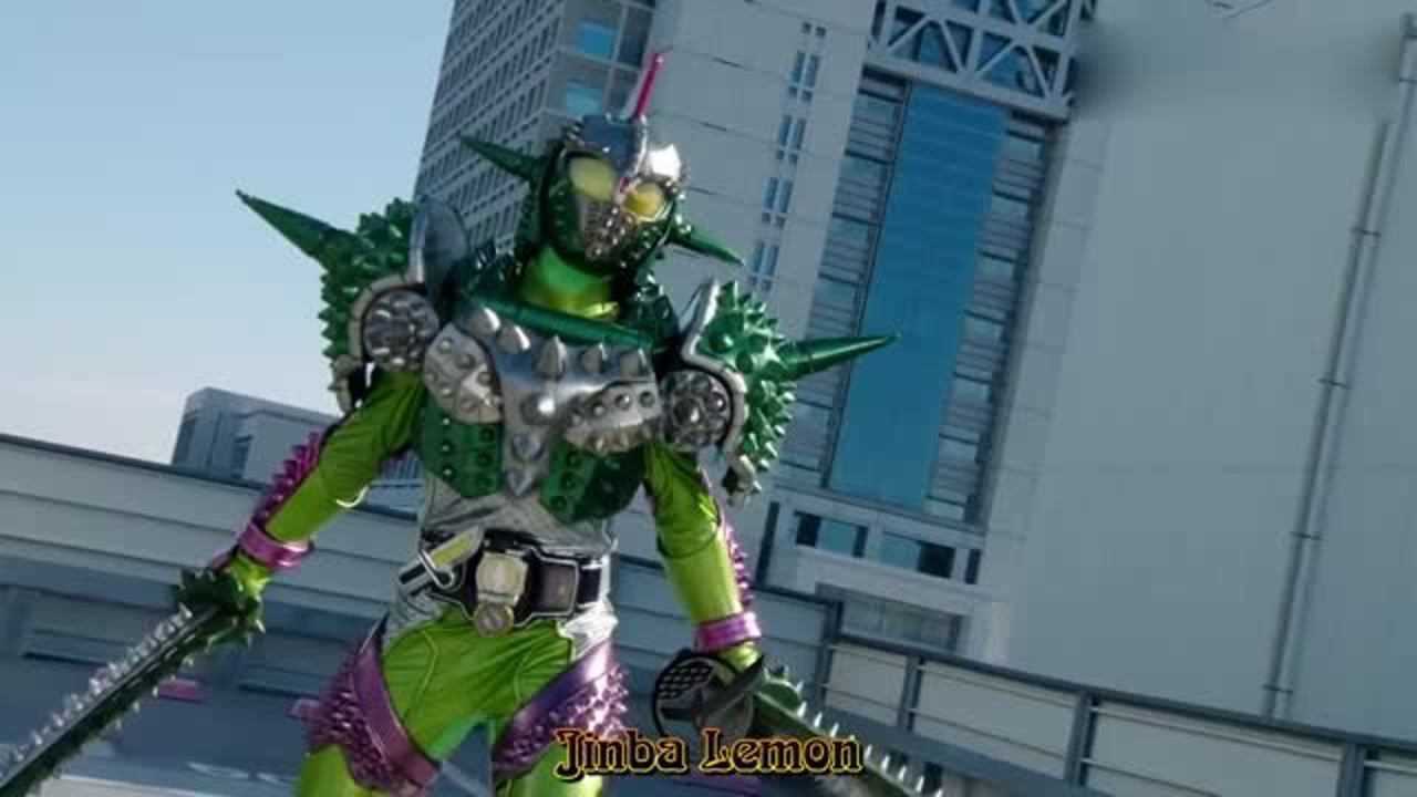 假面骑士铠武傻橙使用s级锁种光凭凰莲一个人是打不过傻橙的