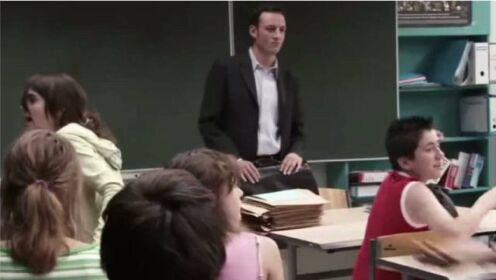 《课室风云》：老师面对一群调皮捣蛋的学生，他该怎么应对！