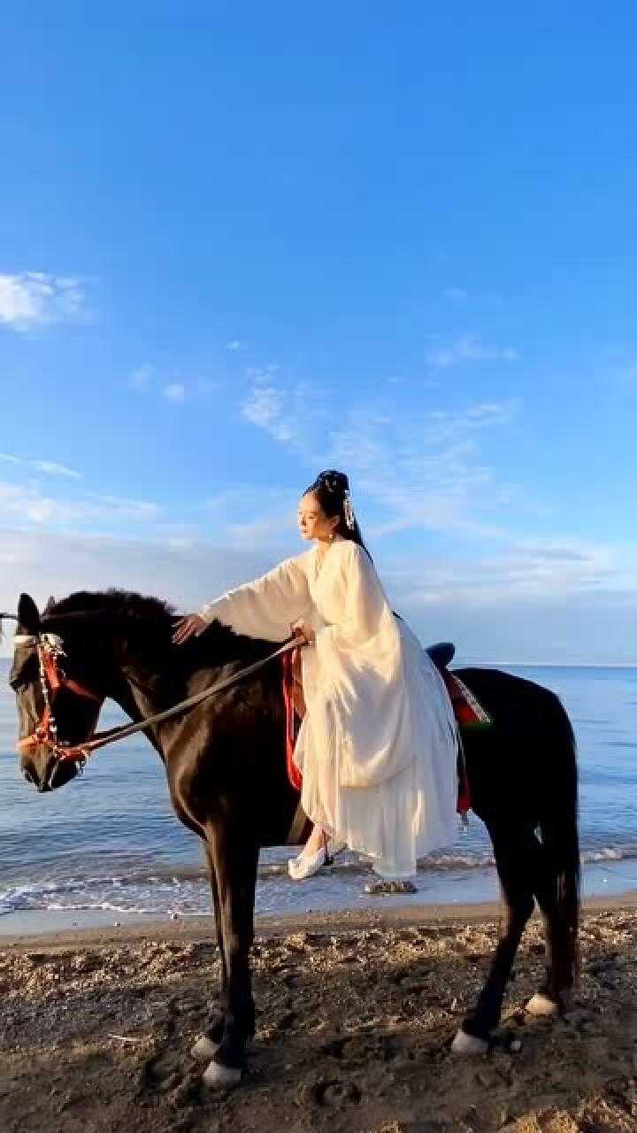 单人独骑闯天涯,孤身漂泊走他乡啊
